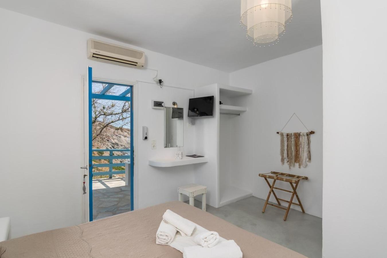 Thalassopetra In Agia Kyriaki Apartment Agia Kiriaki Beach (Milos)