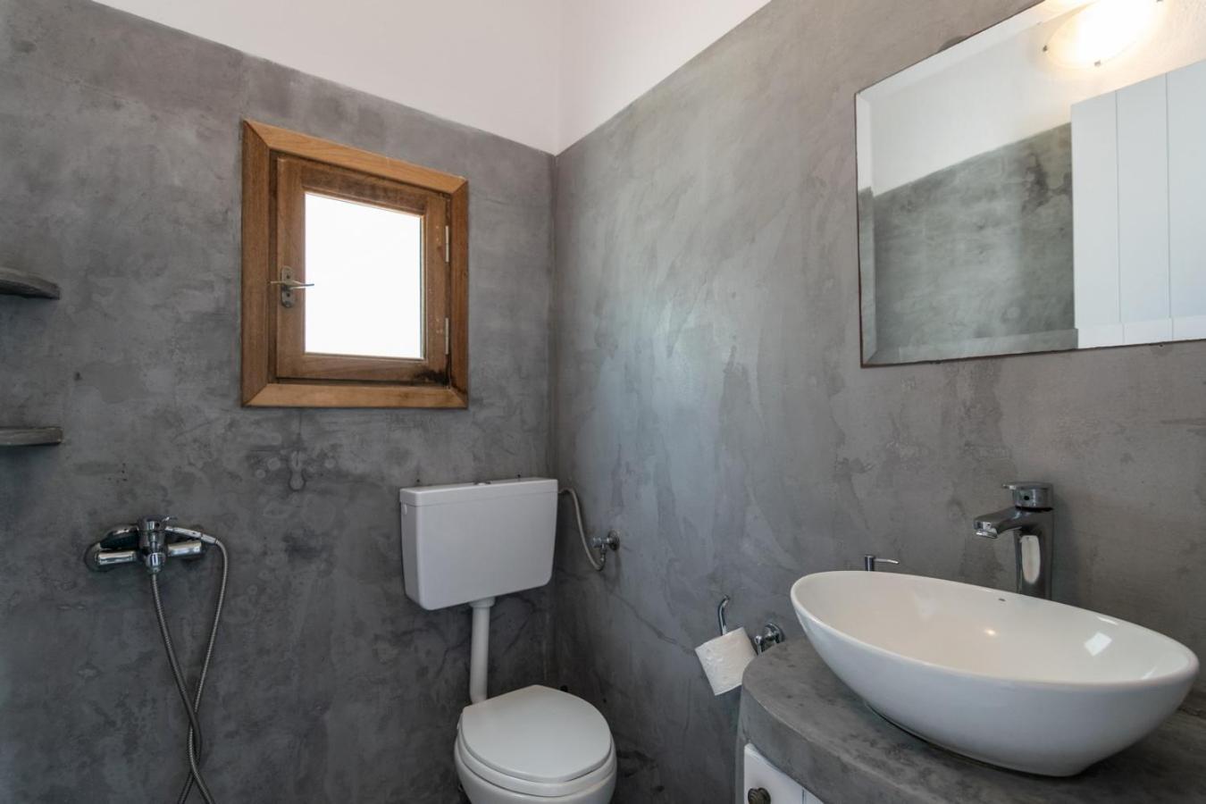 Thalassopetra In Agia Kyriaki Apartment